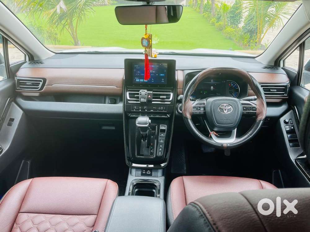 Toyota Innova Hycross 2.0 Vx (o) Hybrid 7 Str, 2023, Petrol