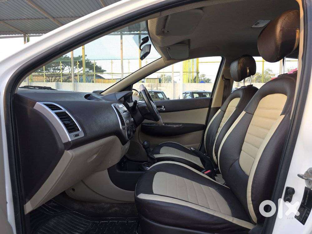 Hyundai I20 2010-2012 1.2 Sportz, 2011, Petrol