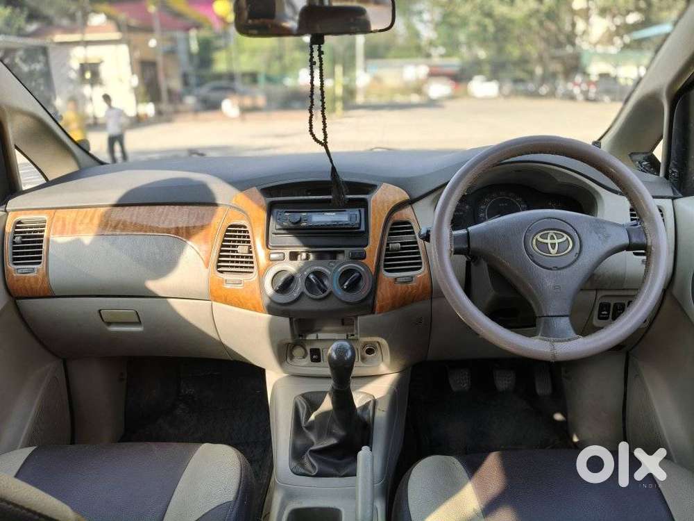 Toyota Innova 2004-2011 2.5 G4 Diesel 8-seater, 2011, Diesel