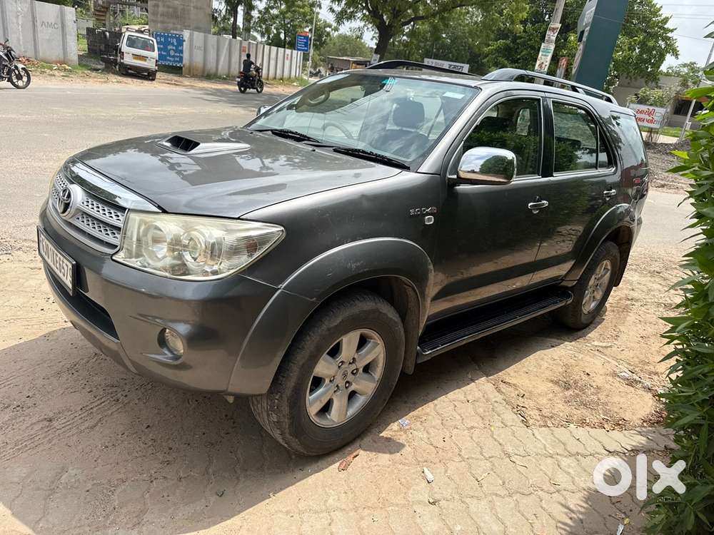 Toyota Fortuner Diesel 2010 Model