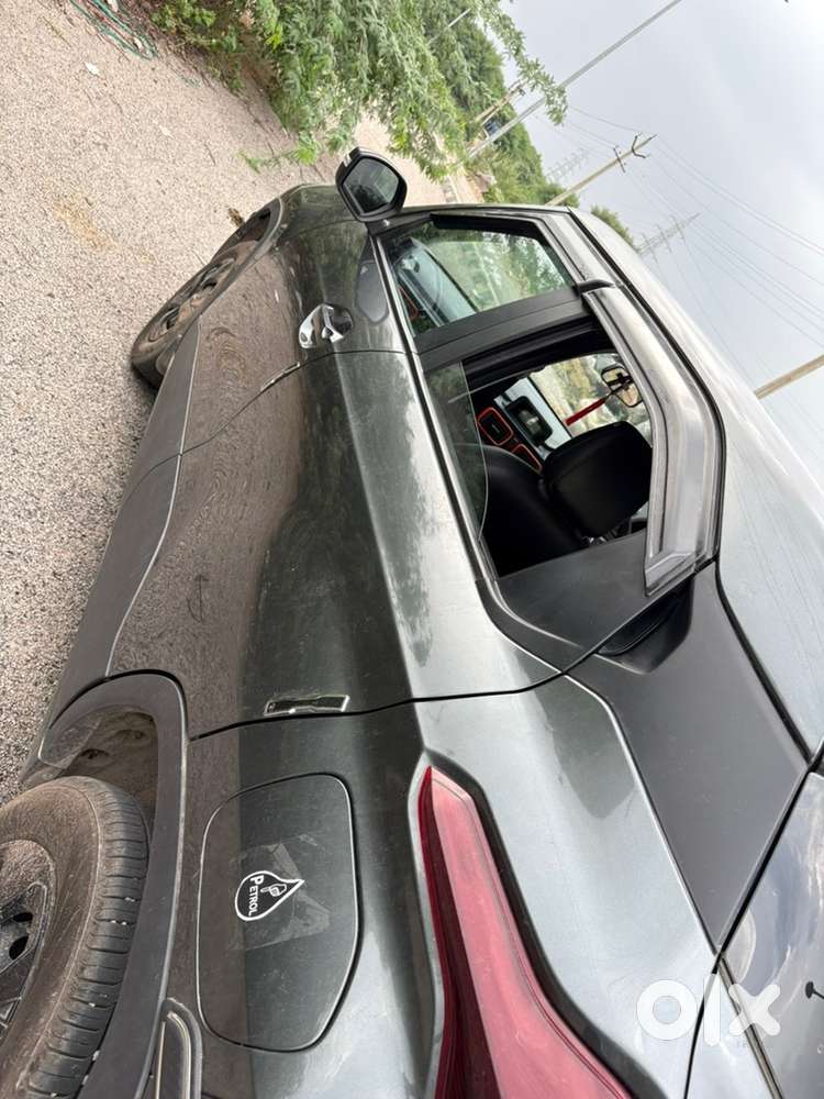 Tata Punch 2024 Petrol 9502 Km Driven