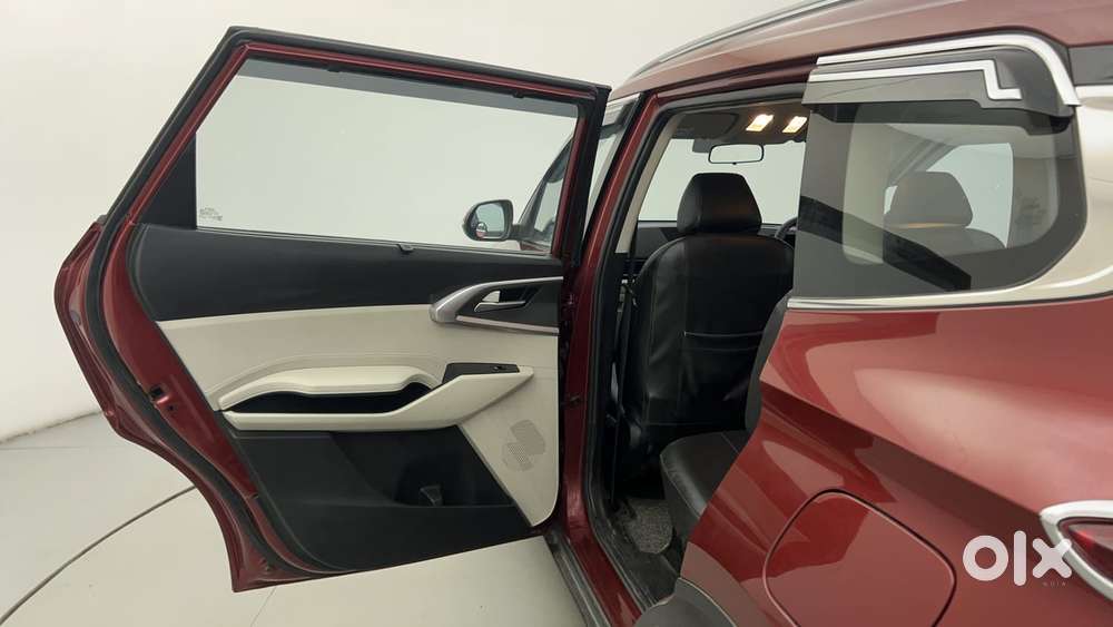 Kia Carens 1.4 Prestige Plus Turbo 7 Str, 2023, Petrol