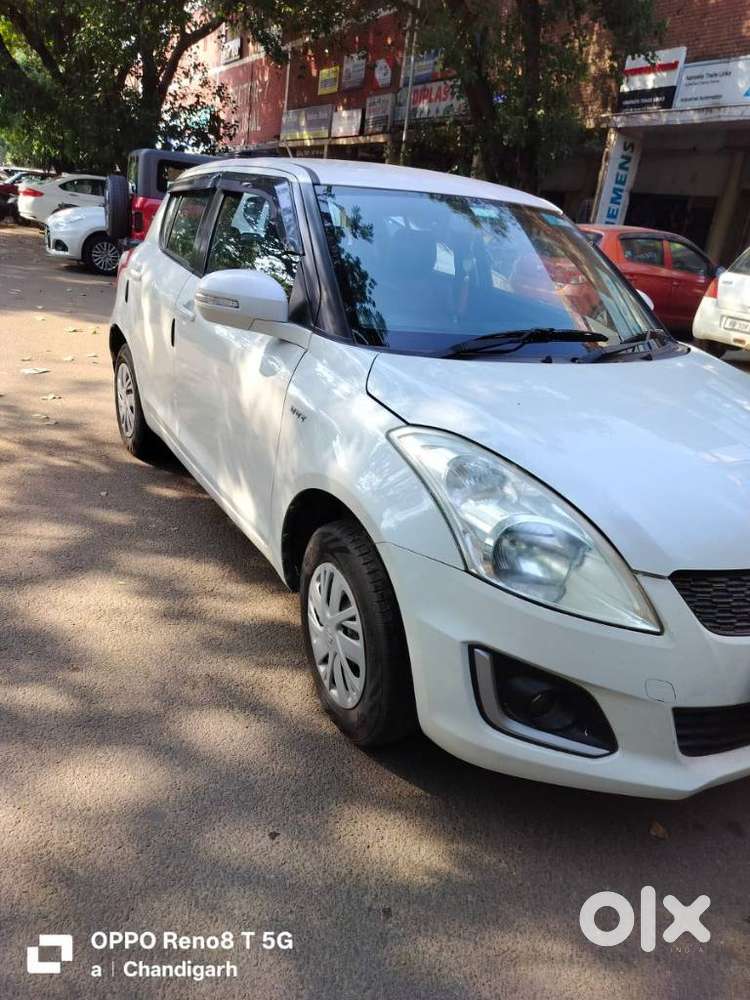 Maruti Suzuki Swift Vxi 1.2 Abs Bs-iv, 2016, Petrol