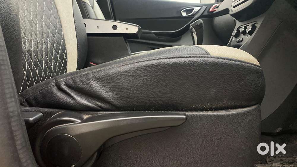 Tata Tigor Xza, 2018, Petrol