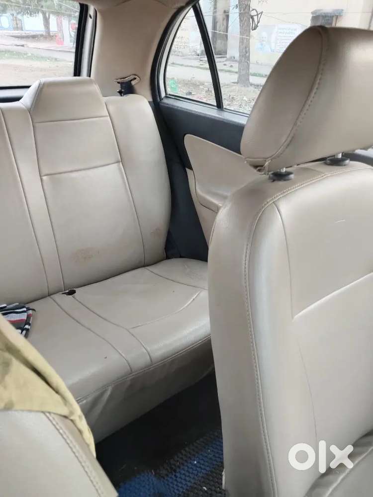 New कंडीशन में है गाड़ी