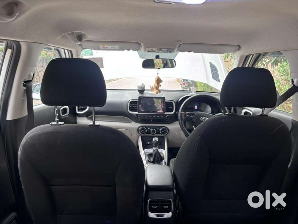 Hyundai Venue 2023 Petrol 12000 Km Driven