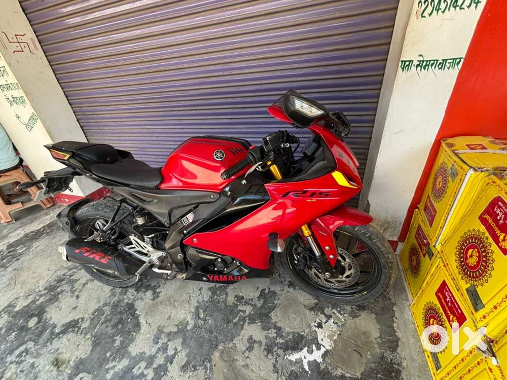Yamaha R15 V4