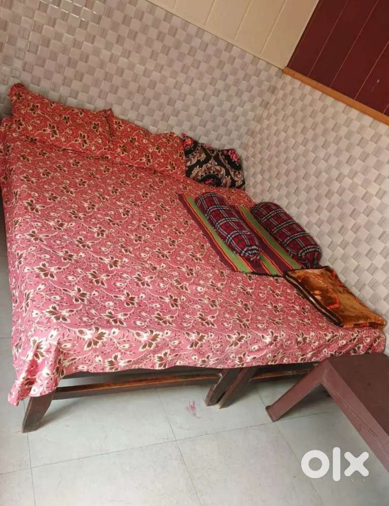 URGENT SELL DOUBLE BED, LOHA KA MANJA