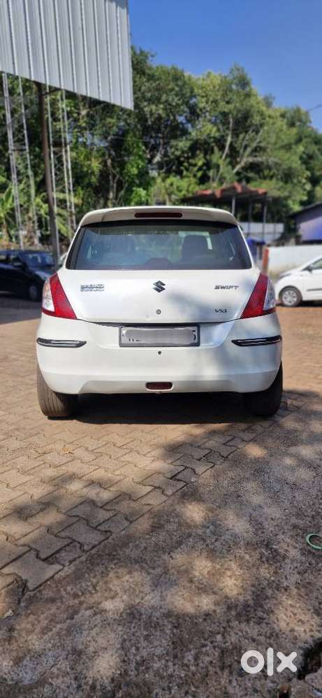 Maruti Suzuki Swift Vxi + Manual, 2017, Petrol