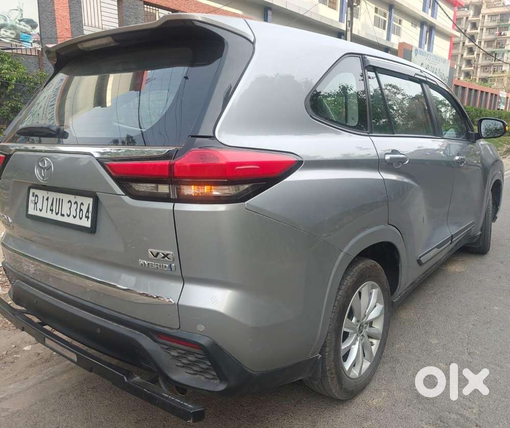 Toyota Innova Hycross 2.0 Vx Hybrid 8 Str, 2025, Petrol