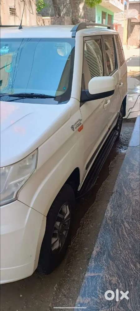 Mahindra Tuv 300 T8