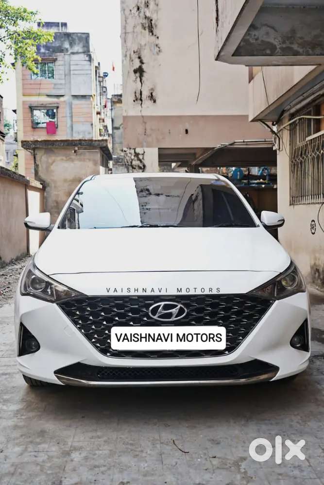 Hyundai Verna 2023 Petrol 23000 Km Driven