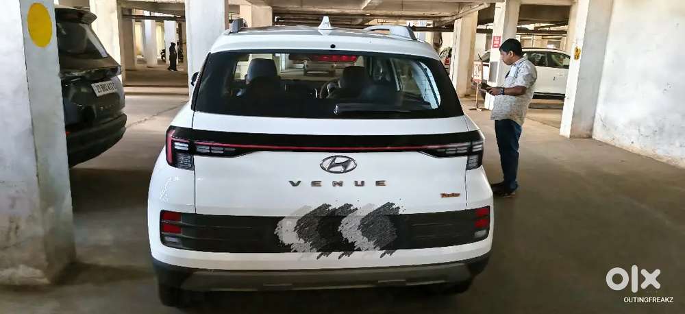 Hyundai Venue Mid-variant Turbo Model 16wheel Cruise Control Imt
