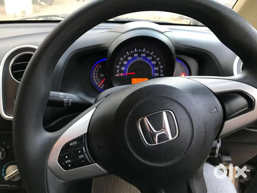 All New Honda Mobilio With One Hand Driven And Non Touched Engine.