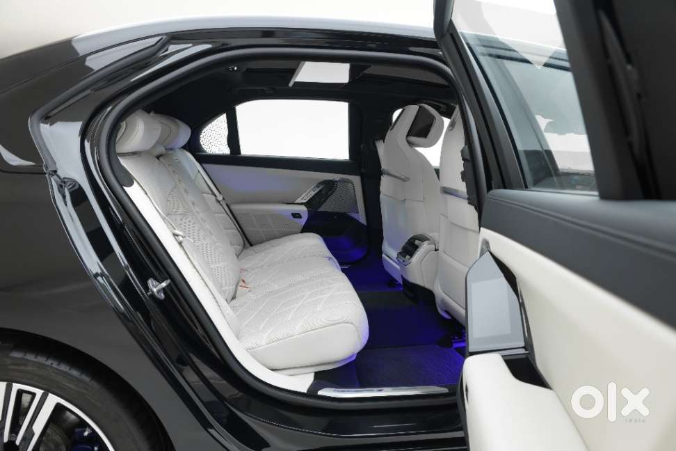Bmw I7 Xdrive60, 2023, Electric