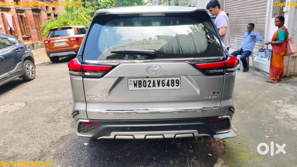 Toyota Innova Hycross 2.0 Zx Hybrid 7 Str, 2024, Cng & Hybrids