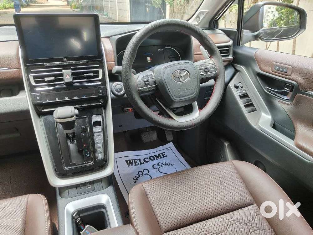 Toyota Innova Hycross 2.0 Zx (o) Hybrid 7 Str, 2024, Petrol