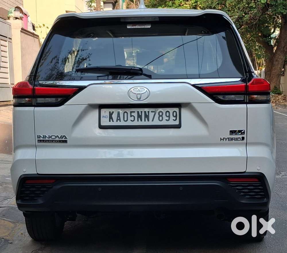 Toyota Innova Hycross 2.0 Vx (o) Hybrid 8 Str, 2025, Petrol