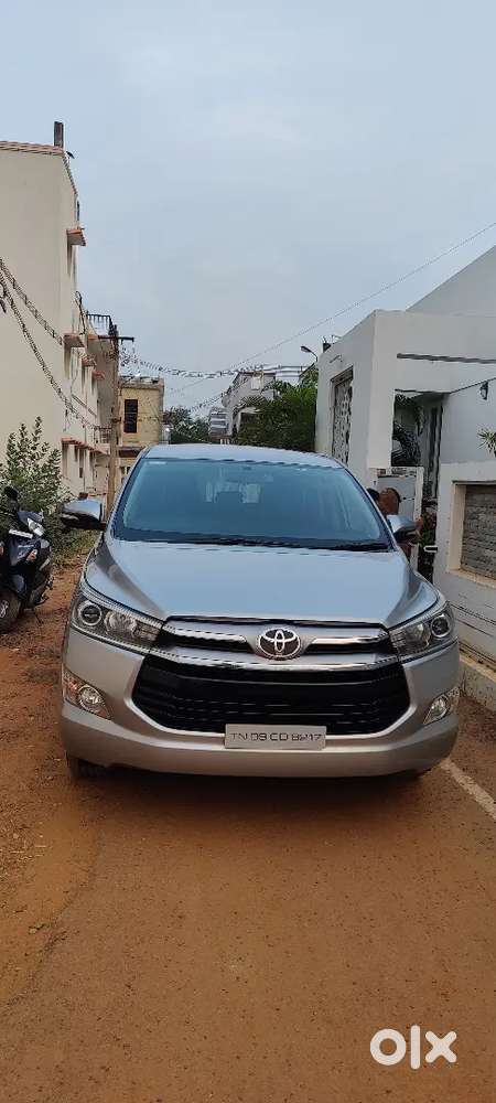 Innova Crysta Vx 8 Str