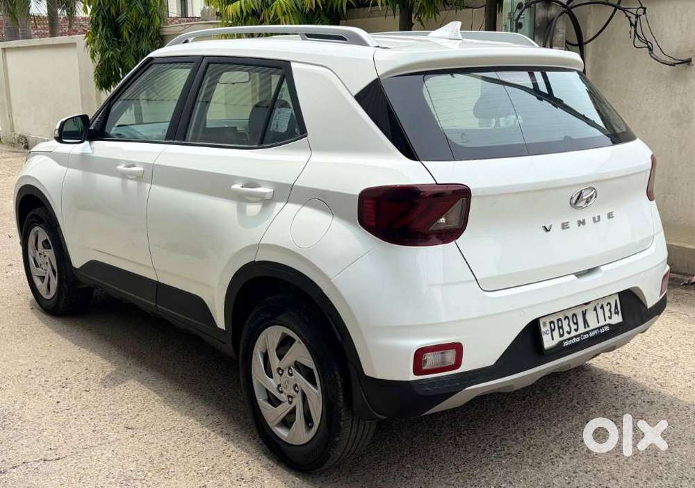 Hyundai Venue, 2022, Petrol