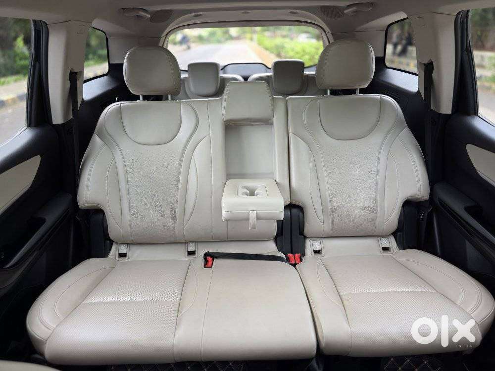 Mahindra Xuv700 2.2 Ax 7 Diesel At Luxury Pack Str, 2022, Diesel