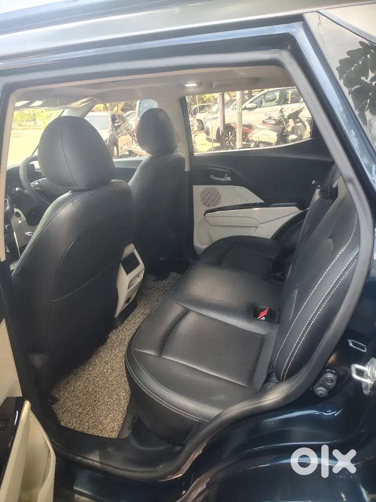 Mahindra Xuv 3xo 2025 Variant Ax7l