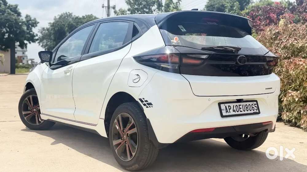 ​tata Altroz Racer R3 (top Model) - 2024 Model / 2025 Registration
Min