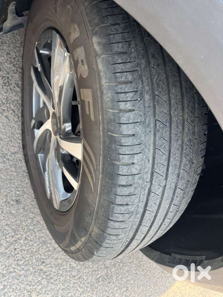 Mahindra Xuv700 2.0 Ax 5 Petrol Mt 7 Str, 2022, Petrol