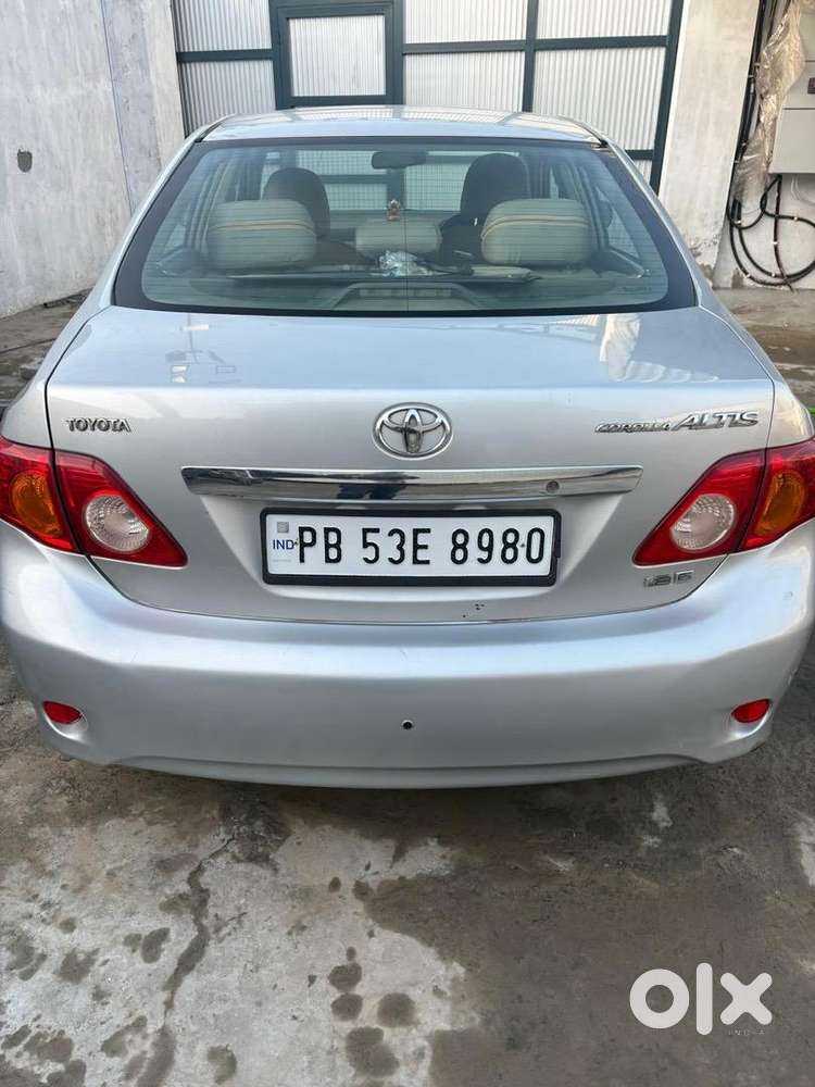 Toyota Corolla Altis 2010 Petrol Well Maintained