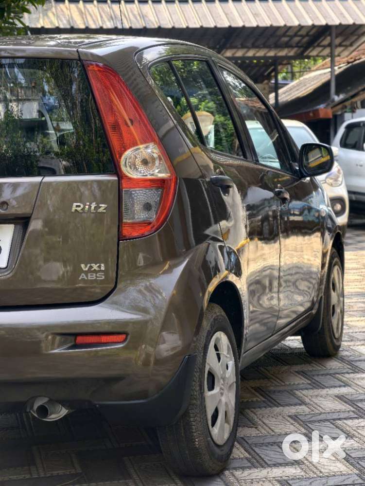 Maruti Suzuki Ritz Vxi, 2010, Petrol