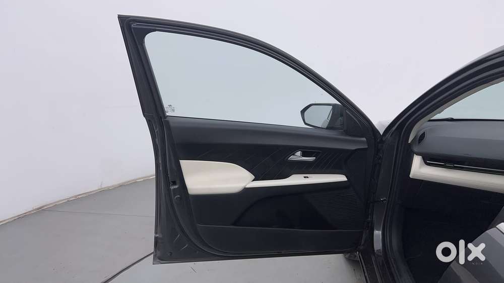 Hyundai Verna 1.5 Sx Petrol Mt, 2023, Petrol