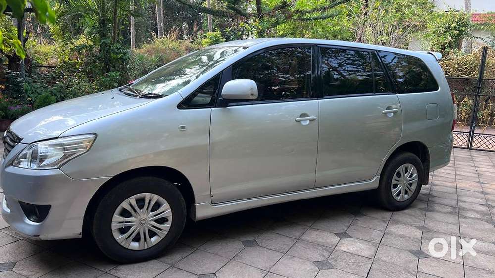 Toyota Innova 2012 Diesel 161000 Km Driven