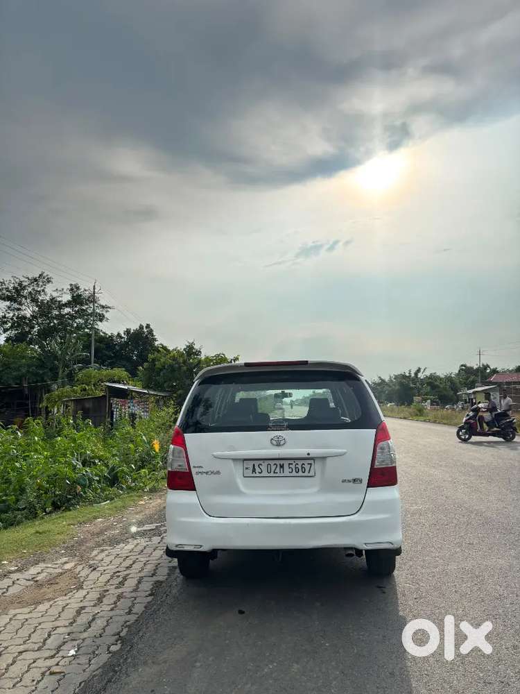 Toyota Innova 2.5g Diesel 2011