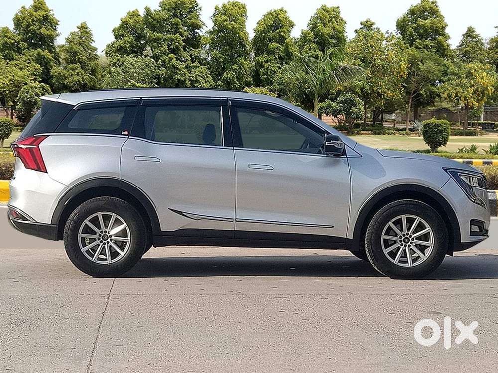 Mahindra Xuv700 2.0 Mx Petrol Mt 5 Str, 2024, Petrol