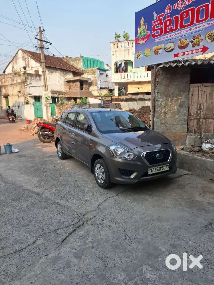 Datsun Redi Go Plus 7 Sheeter