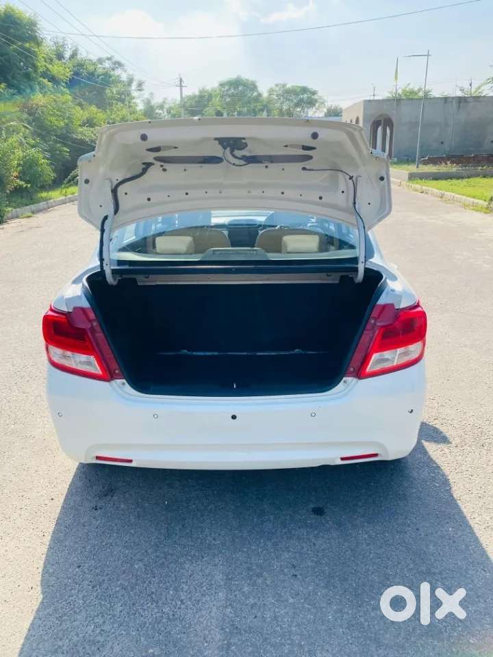 Maruti Suzuki Dzire 1.2 Vxi, 2023, Petrol