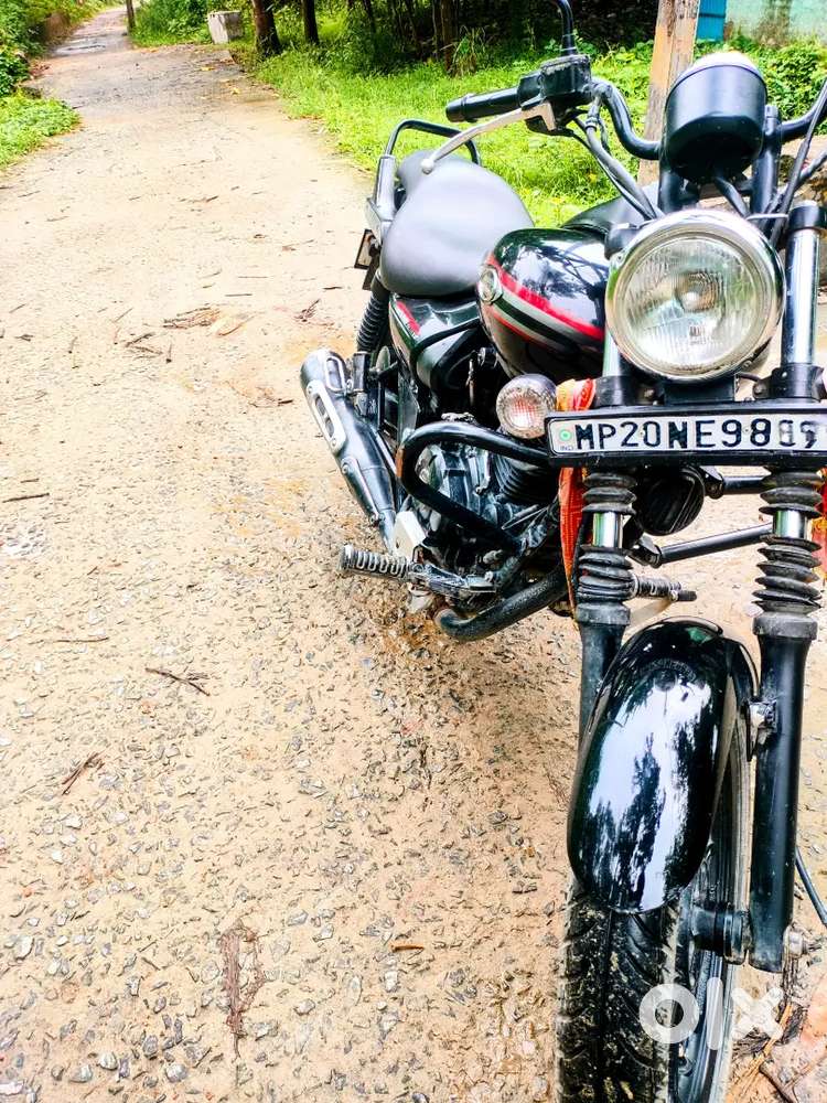 Bajaj Avenger Street 2017