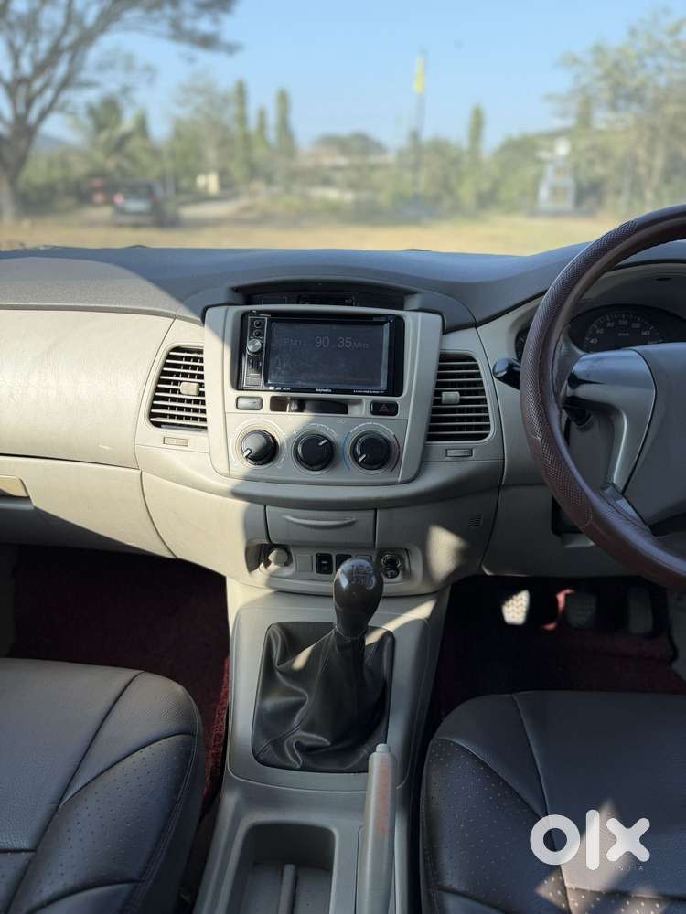 Toyota Innova 2.5 G (diesel) 7 Seater Bs Iv, 2015, Diesel
