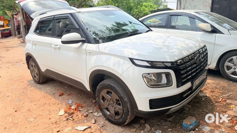 Hyundai Venue Petrol 2023