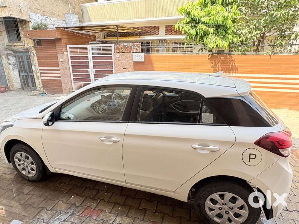 Hyundai 2017 Petrol Manual Year