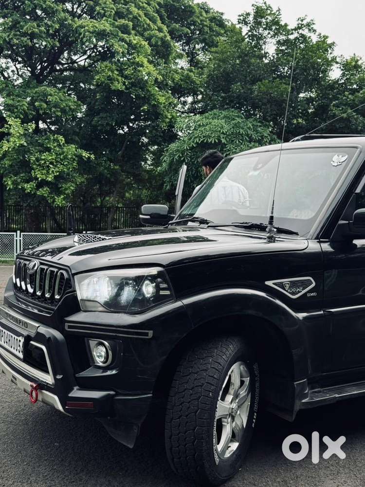 Mahindra Scorpio S11 Black 2019