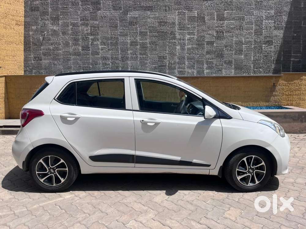 Hyundai  Automatic Grand I10 2017 Petrol Well Maintained