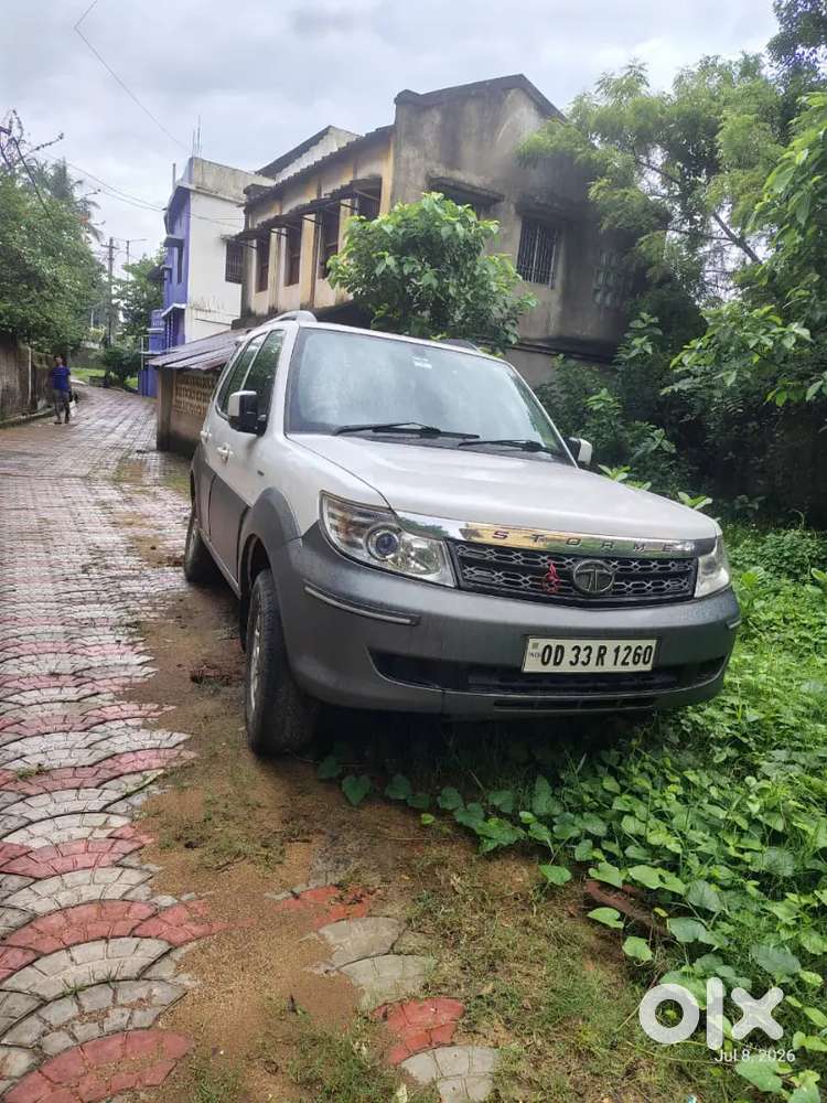 Tata Safari Storme 2017