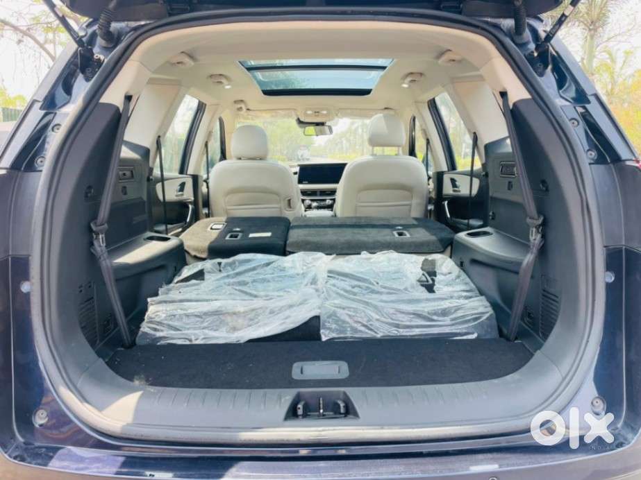 Mahindra Xuv700 2.2 Ax 7 Diesel At Str, 2025, Diesel