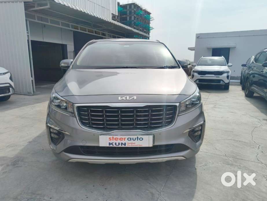 Kia Carnival Premium, 2021, Petrol