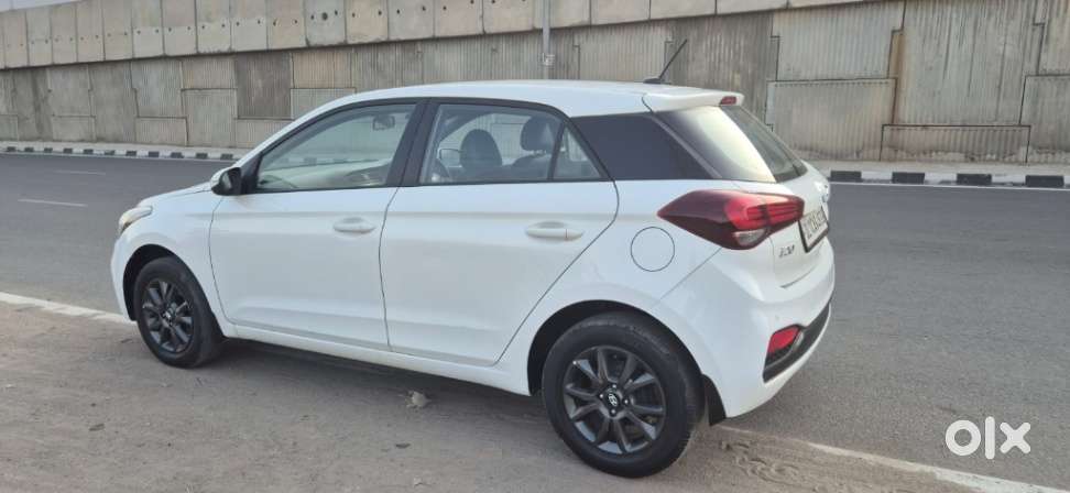 Hyundai I20 Asta 1.4 At Vtvt, 2018, Petrol