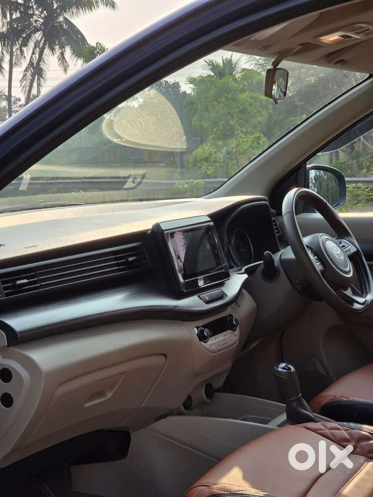 Toyota Rumion V Mt, 2024, Petrol