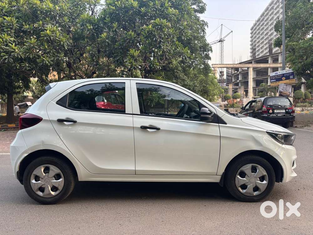 Tata Tiago 1.2 Revotron Xm Cng, 2024, Cng & Hybrids