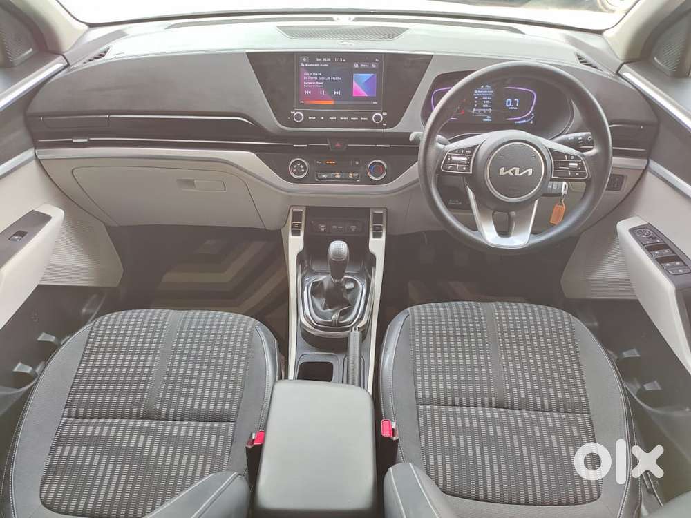 Kia Carens, 2022, Petrol