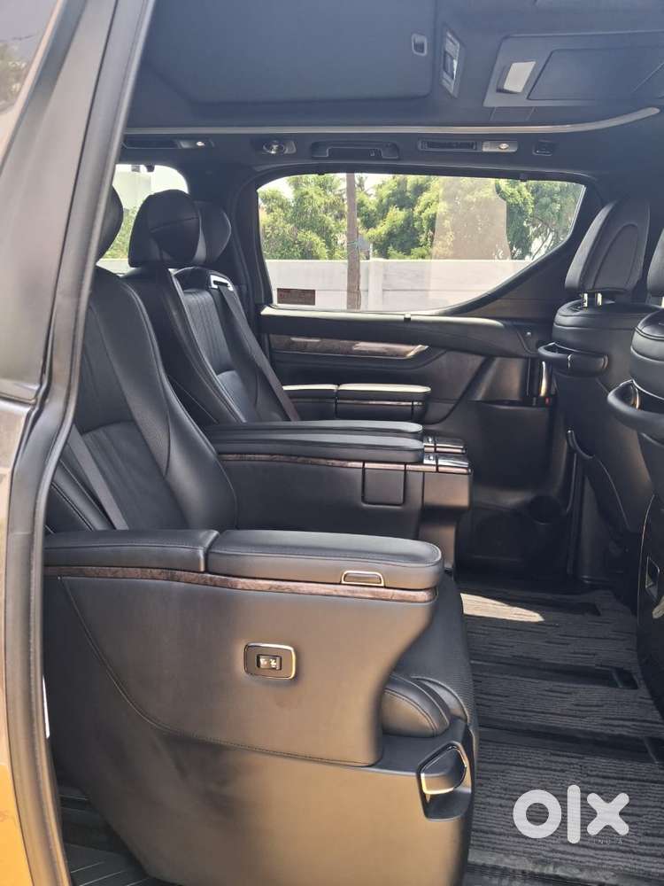 Toyota Vellfire Vip – Executive Lounge, 2021, Petrol